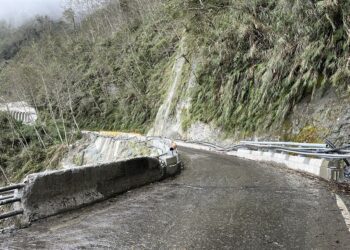 台20線鄰近哈利普松明隧道 2/1及2/6進行施工管制