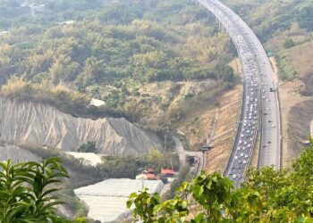 南二高田寮段 春節大塞車