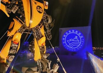 台南安平德陽艦園區鋼鐵機器人特展登場