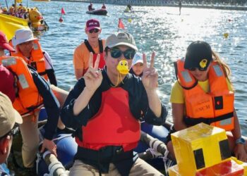 漾新聞|陳其邁首次現身愛河創意造筏大賽 「漂移的柴山找小鴨」奪冠