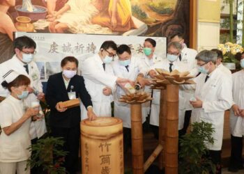 台中慈濟醫院同仁不忘九二一 募愛做重建後盾