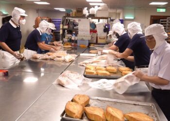 0403強震 慈濟多地合作送暖   方師傅2000多個麵包午夜抵達 