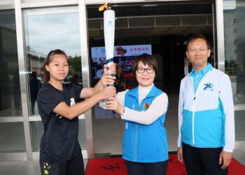 113年全中運聖火傳抵苗栗 鄧桂菊期許體育健將創佳績