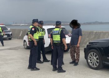 取締違法釣客遇襲 高港警實施擴大臨檢威力掃蕩 展現維護治安決心 