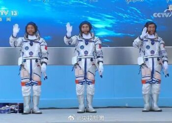 神舟18號載人太空船今晨與太空站完成自主快速對接