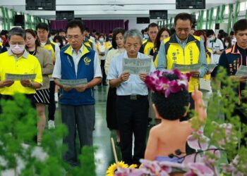 大考陸續登場 君毅考生浴佛祝禱安頓身心