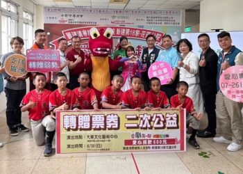 「恐龍特攻隊」聚集愛的力量  為植物人的家 畫上彩虹色彩