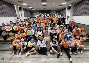 漾新聞|嘉興國中美術班畢展開幕 學生用彩筆看「視」界件件皆佳作