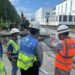 高雄市大寮區河堤路二段因水管破裂造成路面下陷 請用路人配合改道