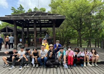 漾新聞|「在地人當知在地事！」立德國中新生半屏山健行體驗不一樣的「入學禮」