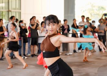 漾新聞|國標舞世界盃台灣站在高雄！國內外50知名舞者承億酒店快閃大秀舞技