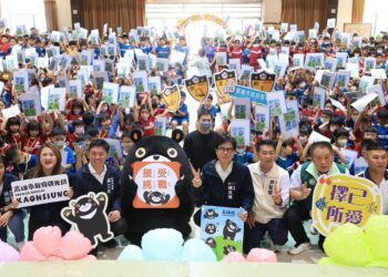 漾新聞|開學日迎接新生 市長陳其邁偕三副市長校園同樂宣布「熊出沒走跳校園」巡迴計畫起跑