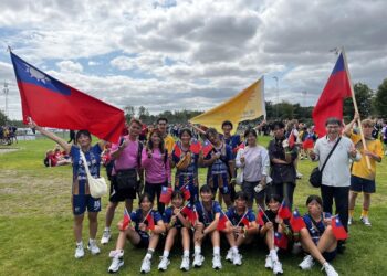 漾新聞|在地區廟宇社團援助下 右昌國中女足挺進世界賽為台灣爭光