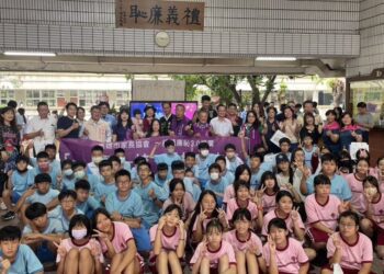 中山國中校慶揭幕「禮義廉恥」教育 家長協會捐贈牌匾傳遞品德價值