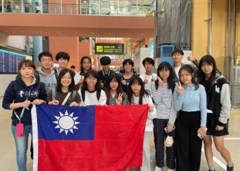 漾新聞|雄女與雄中師生遠赴日本京都立命館人社論壇 交流發表更增進國際視野