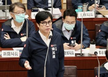 澄清湖高爾夫球場轉型公園 陳其邁：以滯洪防災為主 維護公共安全 嚴格把關大高雄用水安全