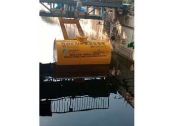 台南成大研發首座國產波浪發電機組