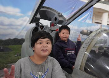 漾新聞｜永安國小飛天夢 圓夢小飛鷹操縱模擬機