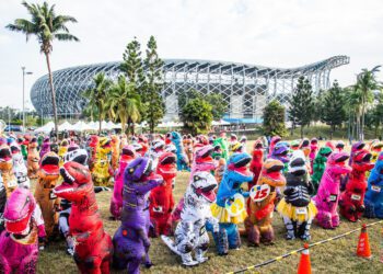 漾新聞|高雄富邦馬拉松首日230隻恐龍先登場 彷彿侏儸紀公園