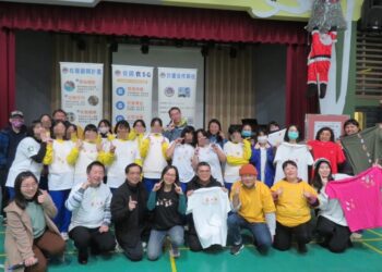 漾新聞|校服翻轉計畫前進新北市 豐珠中學學生手作「惜服衣」