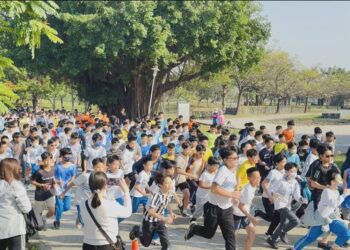 漾新聞|新甲國小衛武營路跑 挑戰2.5公里啟發水資源保護與健康生活