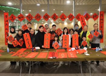 漾新聞|高市圖邀名家揮毫借書送春聯喜迎金蛇年