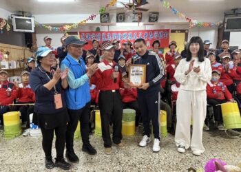 漾新聞|愛爾麗發紅包十年善行 旗山暖意滿盈