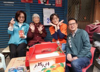 漾新聞 | 康裕成陳其邁送暖 獨居阿嬤提前過春節