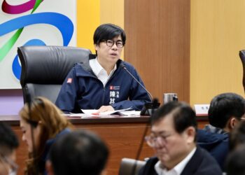 漾新聞|陳其邁預告週六下午登場的高雄冬日遊樂園 五運動人氣明星搭超跑遊艇領軍IP吉伊卡哇入港