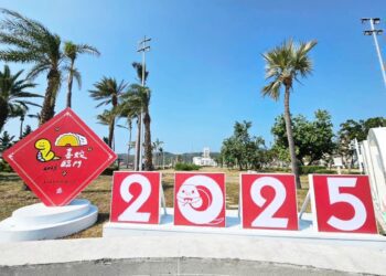 漾新聞|蛇麼都吉利 高雄景點走春打卡迎好運