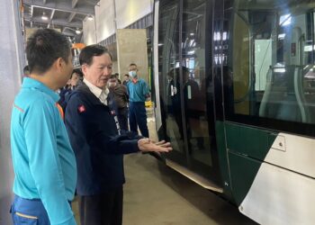 漾新聞|高雄輕軌累積運量邁向5000萬人次 高捷局長吳嘉昌視察強調春節班距最密8分鐘