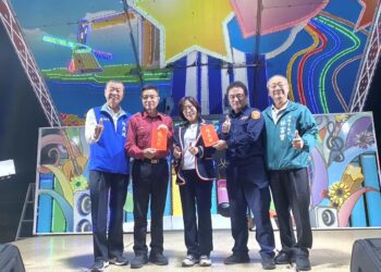 漾新聞|康裕成議長慰勞偏鄉基層警消 親頒加菜金打氣