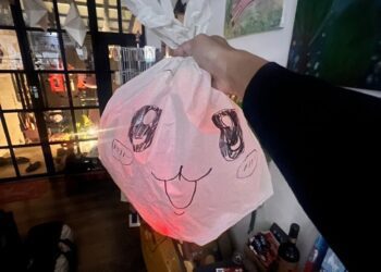 漾新聞|提著創意來踩街！這個里長把垃圾袋變成創意小提燈