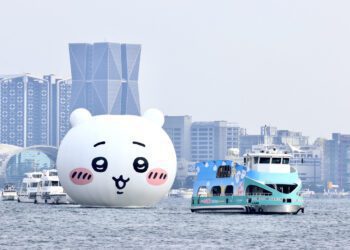 漾新聞|吉伊卡哇出遊高雄港快樂出航 攜手小八貓、兔兔與數萬民眾相見歡