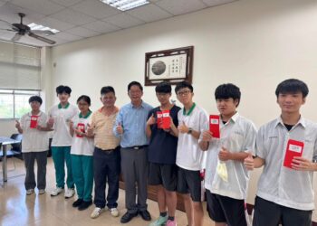 漾新聞 | 仁武高中學測表現亮眼 社區高中競爭力大躍進