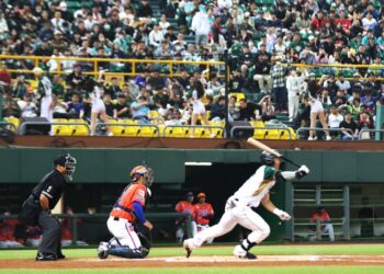 漾新聞 | 「台鋼VS.岱鋼」！2025港都台日親善交流戰開打 陳其邁開球