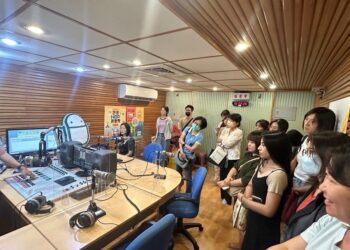 漾新聞 | 麥寶電波進駐凱旋國小 學童化身小主播體驗廣播魅力