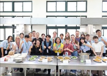漾新聞 | 雪蘭多大學重返左營高中 20年後再續文化交流前緣