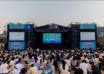 漾新聞 |《韓劇OST星空交響》浪漫壓軸 高美館草地音樂會迎千人共賞