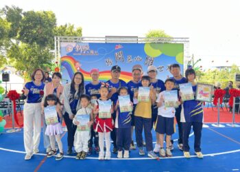 漾新聞|寶特瓶變新衣 新興國小打造永續校慶風尚