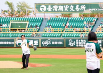 漾新聞|雄鷹澄清湖開紅盤 陳其邁開球引爆全場