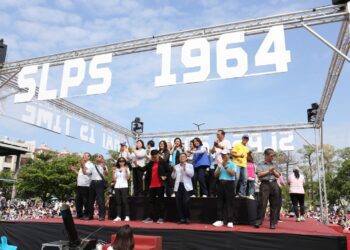 漾新聞|慶祝一甲子校慶 勝利國小校長與貴賓用Rap唱跳致詞 師生家長也瘋狂！