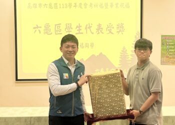 漾新聞|六龜高中首位台大生誕生！局長吳立森親訪送祝福