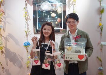 漾新聞｜從花攤到教室！女孩用永生花征服母親節