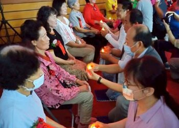 漾新聞|美濃區表揚19位模範母親　傳遞感恩心燈、奉茶滿滿正能量