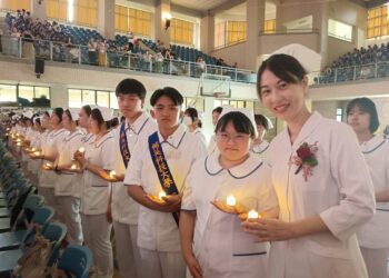 漾新聞｜輔英463位準白衣天使加冠　百萬年薪搶手護理人才啟航