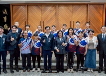 漾新聞|全中運舉重摘金奪銀！鼓山高中學生議會受表揚超感動