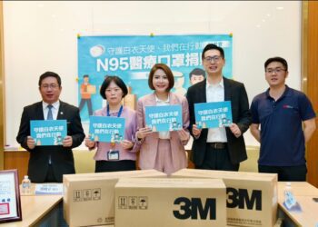 漾新聞|護理師節前夕送暖 陳菁徽捐贈3.6萬個N95口罩