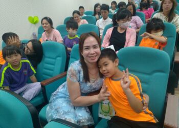 漾新聞|一句「媽媽請喝茶」感動滿場！嶺口國小母親節按摩奉茶盡孝心