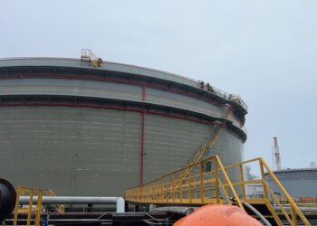 漾新聞|中油大林廠油槽遭雷擊起火　火勢迅速撲滅無人傷